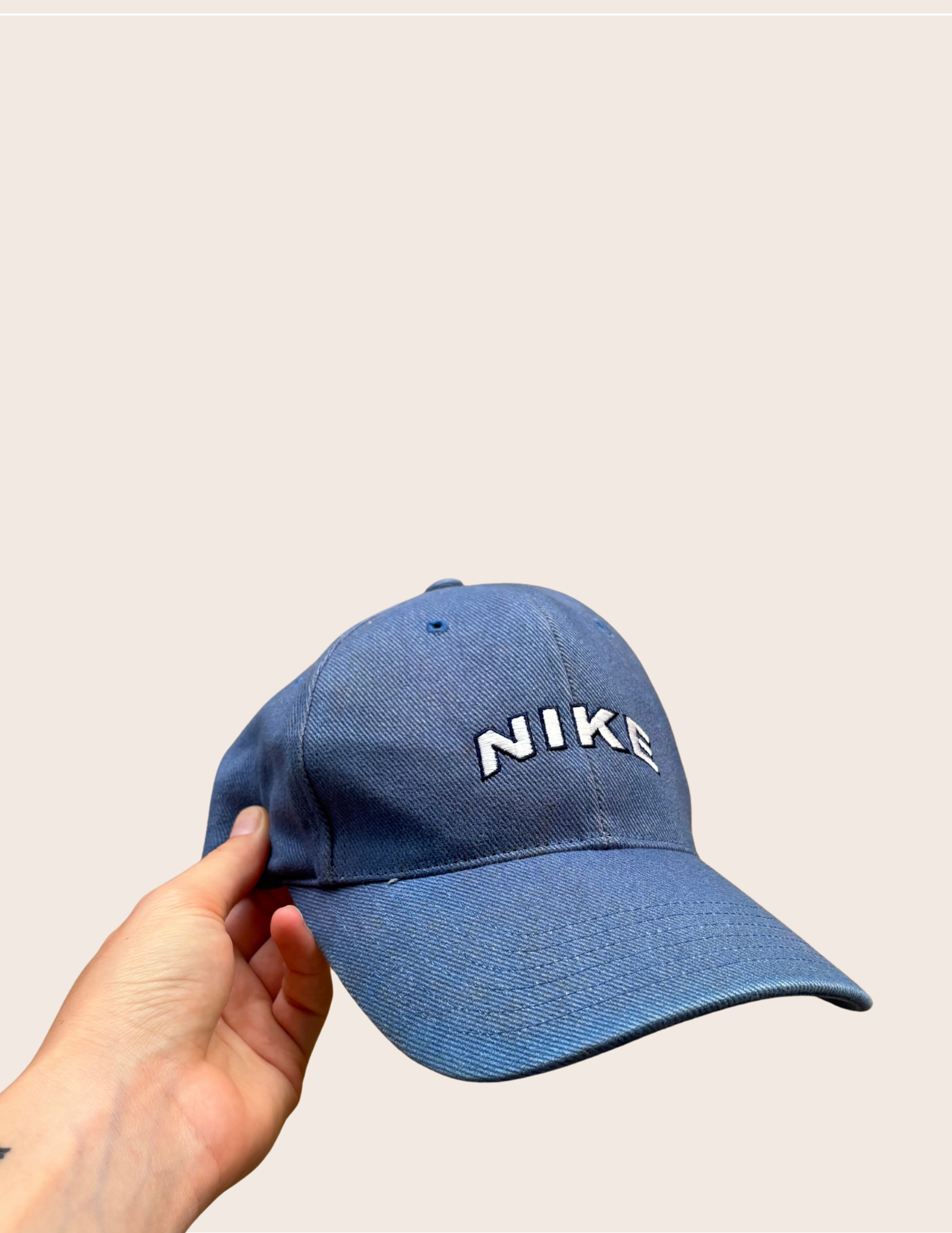 NIKE